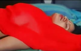 लाल साड़ी में सेक्सी लड़की की चुदाई का मस्त माहौल 